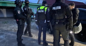Țigarete confiscate de polițiștii Serviciului de Investigare a Criminalității Economice