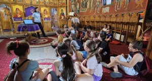 Pompierii s-au întâlnit cu cei peste 100 de copii înscriși la Școala de vară „Colț de rai”, organizată de parohia „Sfântul Cuvios Antonie cel Mare”