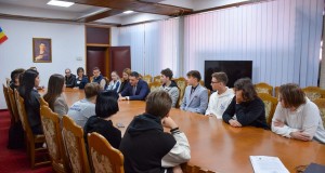 Elevi de la Colegiul Național Mihai Eminescu în vizită la Instituția Prefectului Județul Botoșani