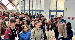 Autoritatea Naţională pentru Protecţia Drepturilor Copilului şi Adopţie comunică că la  la finele lunii iunie, 2023, 11.149 de copii din România aveau ambii părinţi plecaţi la muncă în străinătate
